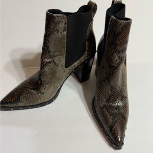 Charles David Snakeskin Embossed Ankle Boots Women's Sz 8.5